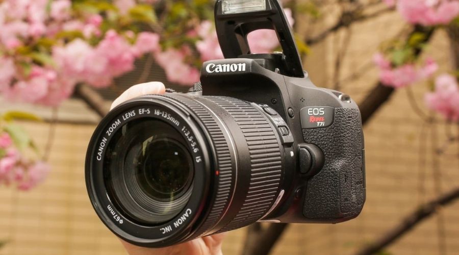 Canon EOS Rebel T7i